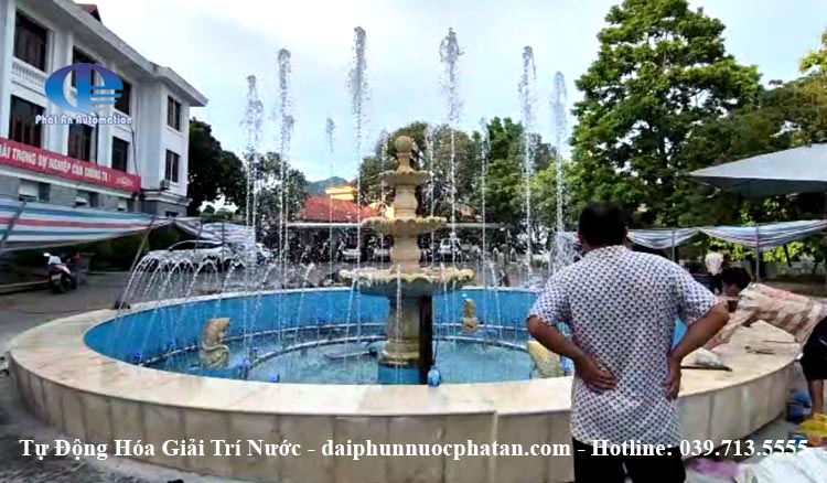 thi-cong-dai-phun-nuoc-tai-ubnd-tinh-tuyen-quang